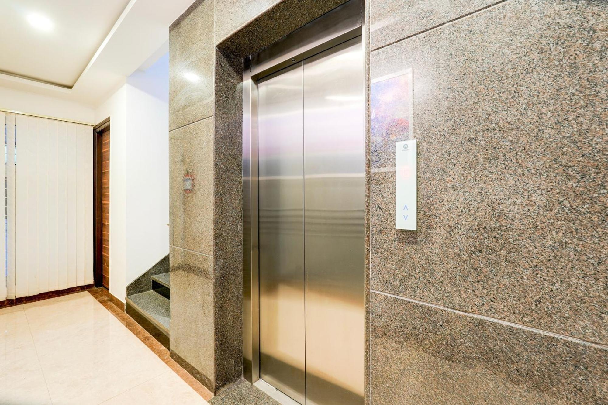 Super Townhouse Oak Aecs Formerly Bangalore Times Exterior foto
