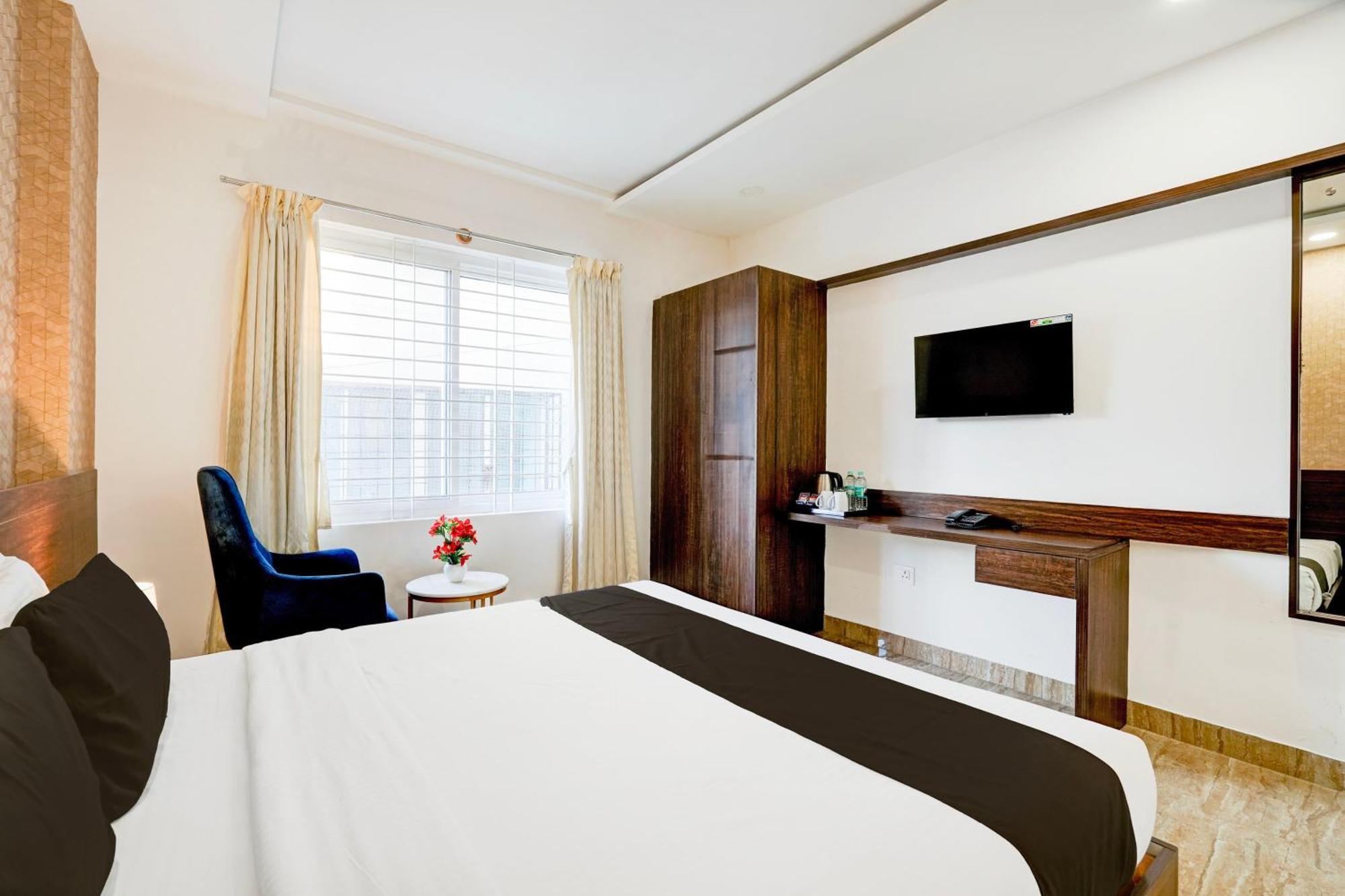 Super Townhouse Oak Aecs Formerly Bangalore Times Exterior foto
